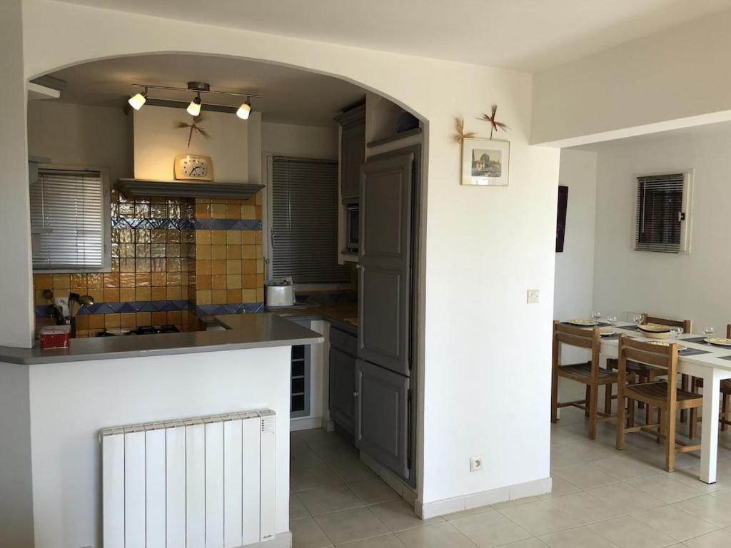 Appartement 60M2 - 2 Chambres A Une Minute Des Plages, Parking Prive Sausset-les-Pins Exterior foto