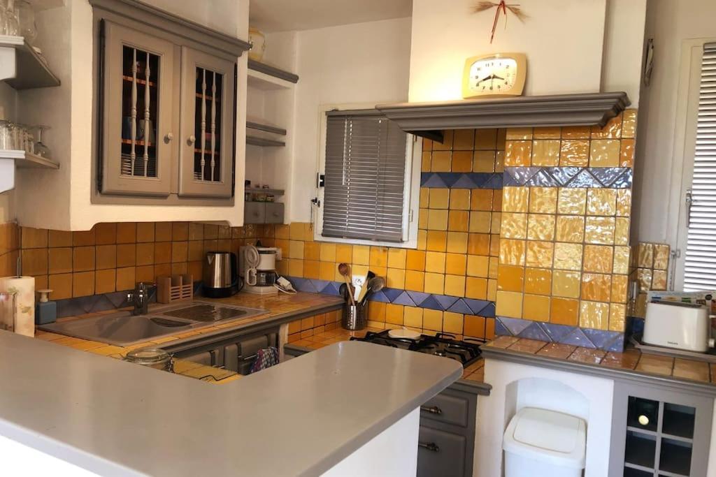 Appartement 60M2 - 2 Chambres A Une Minute Des Plages, Parking Prive Sausset-les-Pins Exterior foto